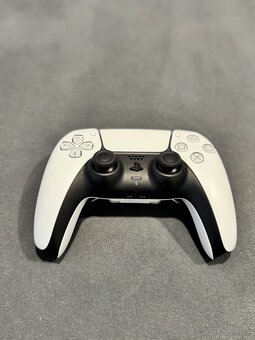 PS5 digital edition + pulse elite + monitor MSI 31,5 (WQHD) - 4