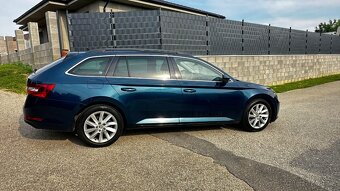 Škoda Superb Combi 2.0 TDI CR DSG - 4