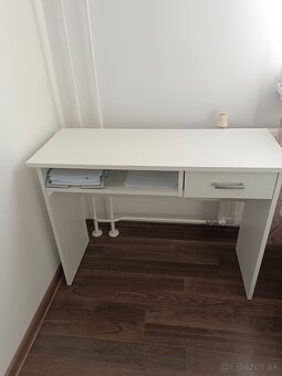 Kuchynský stôl a stolicky - 4