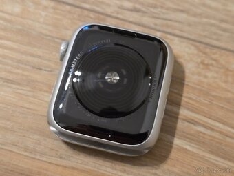 Apple watch se 1 generácie 44mm - 4
