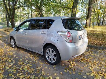 Toyota Verso, Strieborná metalíza pastelová - 4