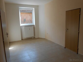 Kancelária až do 142m2 s parkovaním - 4