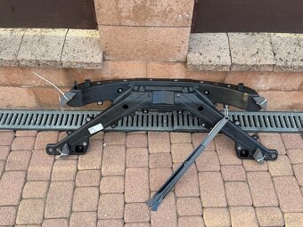 Predný ram Tesla 3 - 4