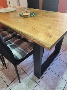 Krásny drevený masívny stôl - 4