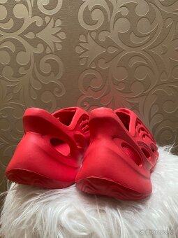 Yeezy foam runner red - 4