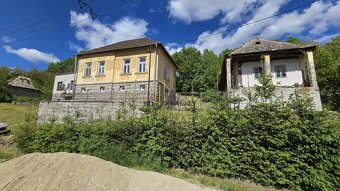 Rodinný dom s veľkým pozemkom v obci Chrťany - 4