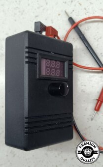 Adaptér  nastaviteľný : 230 V - 3 - 15 V - 5 A - 4