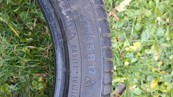 CONTINENTAL 225/45/r17 - 4