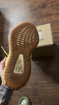 Yeezy 350 V2 Semi Frozen Yellow - 4