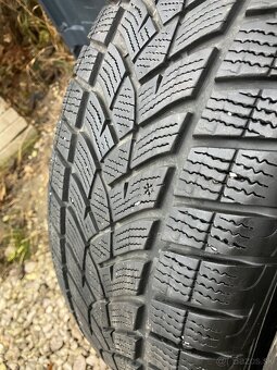 235/55 R18 4ks Goodyear UltraGrip Per - 4