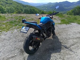 Suzuki GSR 750 - 4