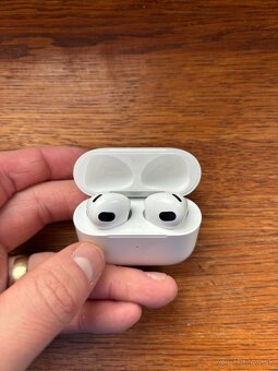 Apple AirPods 3 - 4