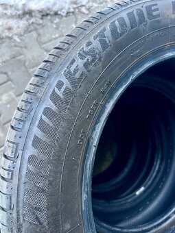 Bridgestone 215/60 R17 - 4