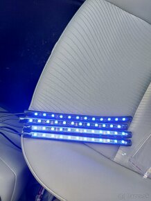 Farebné LED Podsvietenie interiéru auta - 4