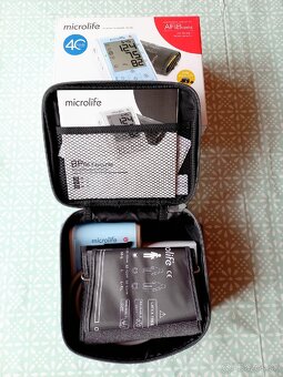 Tlakomer Microlife BP B6 Favourite na ruku - 4