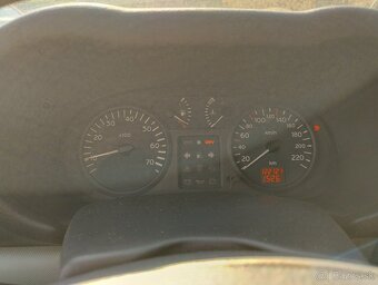 Predám Renault Clio 2 - 4