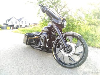 Harley Davidson Touring Bagger - 4