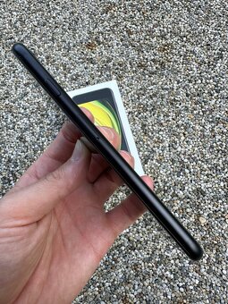 iPhone SE 2020 128GB - baterie 100% - 4