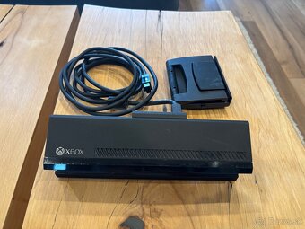 Xbox one S + dva ovládače + kinect kamera + hry - 4