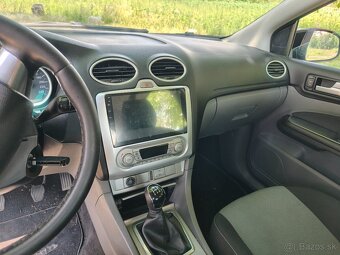 Focus 1.6 2010 - 4