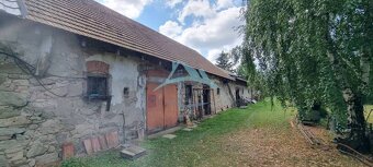 Na predaj starší sedliacky R. dom s obrovským pozemkom 292 - 4