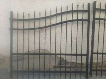 Kovaná brána pozink + farba - 4