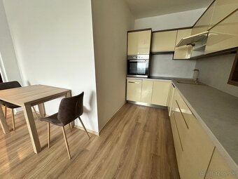 Dvojgarsónka na prenájom v meste Komárno - 4