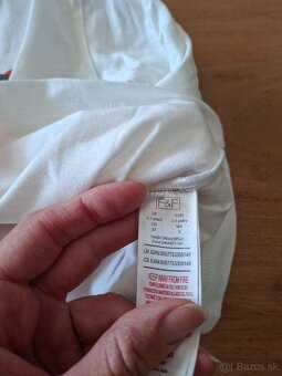 Biele tričko s červenou aplikáciou 98 - 4