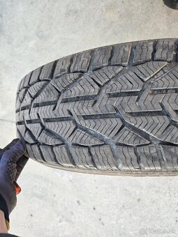 Na predaj zimné pneumatiky 215/60 R17 - 4