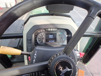 Traktor John Deere 5090M - 4
