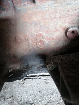 Motor 1,8b z Audi 100 - 4