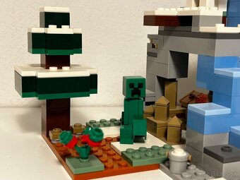 LEGO Minecraft 21243 Ľadové hory - 4