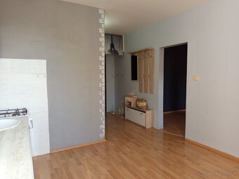 NA predaj 1 izbový byt LEvice, blízko zdravotné stredisko S - 4