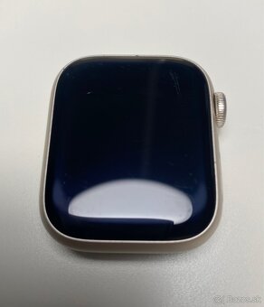 Apple Watch 8, batéria 97% - 4