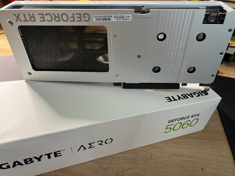 GIGABYTE GeForce RTX 5060 AERO OC 8G GDDR7 - 4