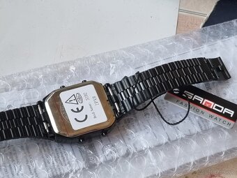 Digitálne hodinky. - 4