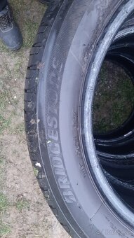 225/50r17 94V a 235/50r17 96W letne - 4