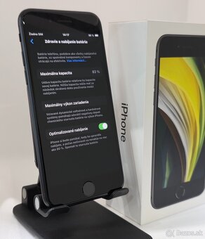 Apple iPhone SE 2020 64GB Black - 4