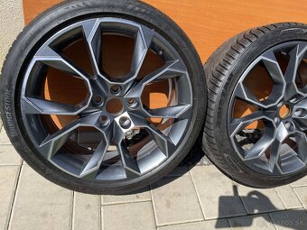 EXTREME GRAU orig.skoda225 40 R19 5x112 7,5j x19 ET 51 VW - 4