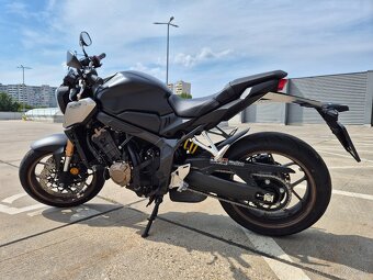 Honda CB650R - 4