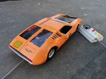Predám starožitné auto na ovládanie Mangusta 1:12 - 4