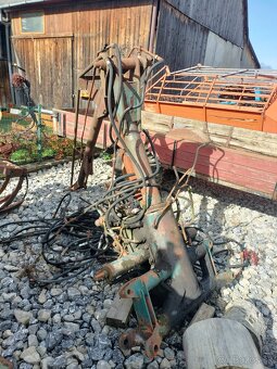 Podvozok s hydraulickou rukou - 4