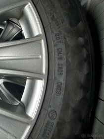 Elektrony Mercedes, pneumatiky ako nové - 4