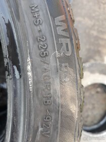Zimne pneu 225/40/R18 - 4