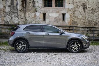 Mercedes-Benz GLA 180 - 4
