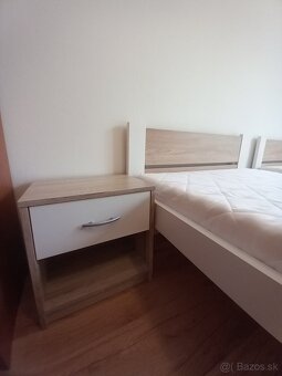 2 nové postele 90x200cm + nočné stolíky +pisaci stôl +stolič - 4