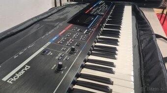 Roland - 4