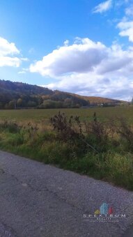 Investičné pozemky v obci UHROVEC - 4