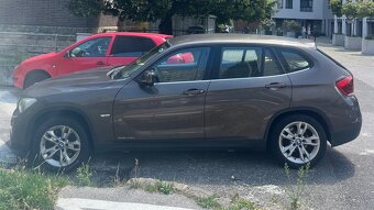 BMW X1 4x4 automat bežový interiér 2010 - 4