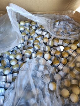 Zátky, štuple, šrobovací uzáver, termokapsle na flaše - 4